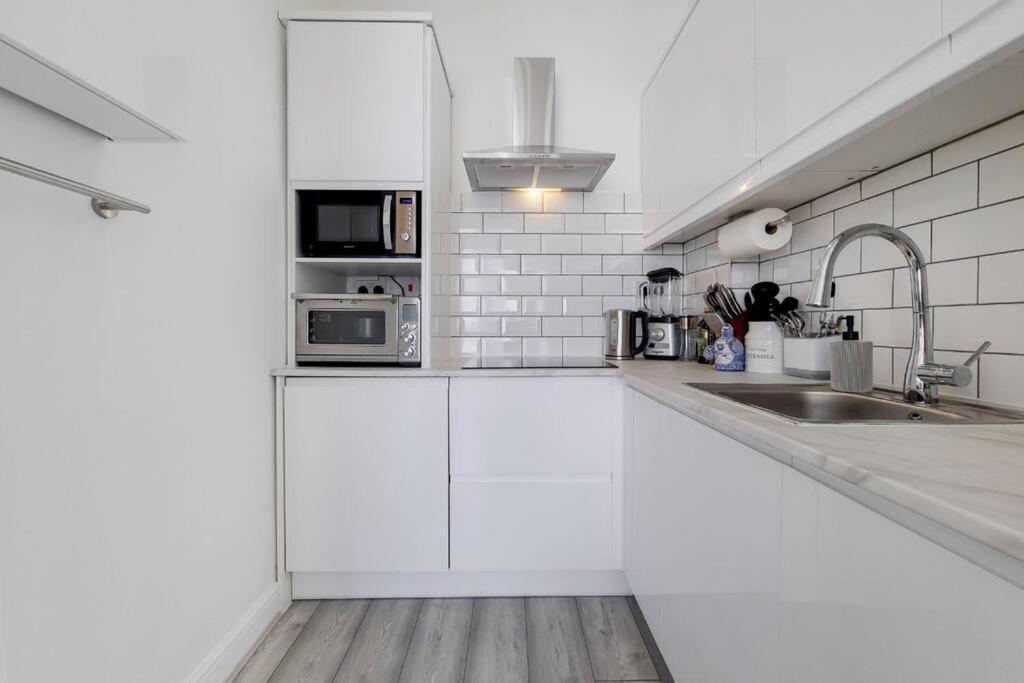 Immaculately Presented 1 Bed Apartment London Exterior photo